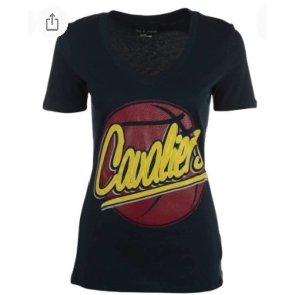 NBA Cleveland Cavaliers Basketball T-Shirt Medium - Picture 7 of 7